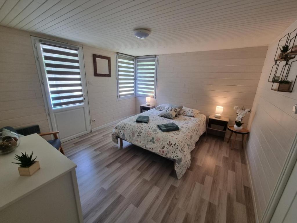 Les Chalets De Saumur, Piscine & Parc Boise, 100M Du Cadrenoir Exterior foto